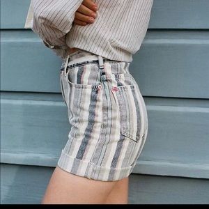 BDG Highwaisted mom shorts